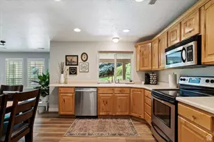 6879 Black Powder Rd, Mountain Green, UT 84050 - Photo 31