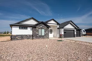 3977 N Monarch Dr, Cedar City, UT 84721 - Photo 3