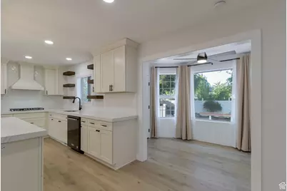 1372 Sweetwater Ln, Farmington, UT 84025 - Photo 11