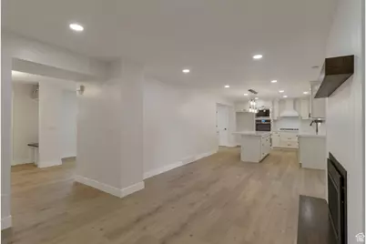 1372 Sweetwater Ln, Farmington, UT 84025 - Photo 9