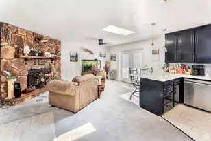 4571 W Hillside Dr, Vernal, UT 84078 - Photo 7