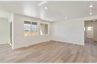 4945 N Topaz Dr #303, Eagle Mountain, UT 84005 - Photo 5