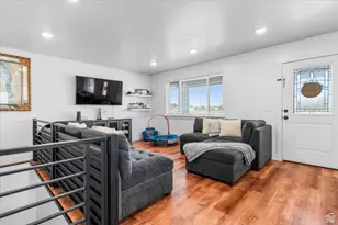 130 E 300 N, Centerfield, UT 84622 - Photo 3