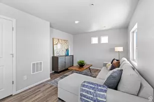 314 N Broadway Dr, Saratoga Springs, UT 84045 - Photo 3