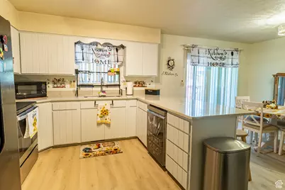 878 N 2600 W, Clinton, UT 84015 - Photo 5