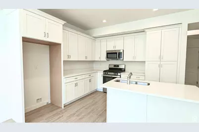 6879 W South Jordan Pkwy S #333, South Jordan, UT 84009 - Photo 1