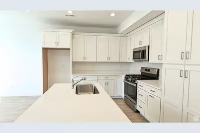 6879 W South Jordan Pkwy S #333, South Jordan, UT 84009 - Photo 5