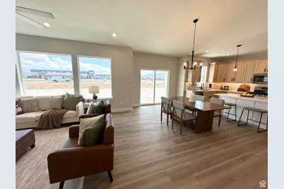 634 E Cedar Ct, Grantsville, UT 84029 - Photo 13