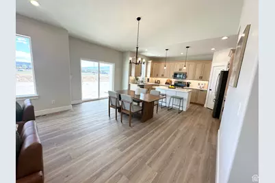 634 E Cedar Ct, Grantsville, UT 84029 - Photo 11