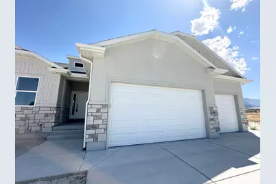 634 E Cedar Ct, Grantsville, UT 84029 - Photo 3