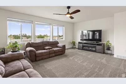 256 W Pear St, Grantsville, UT 84029 - Photo 7