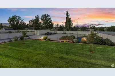 256 W Pear St, Grantsville, UT 84029 - Photo 35