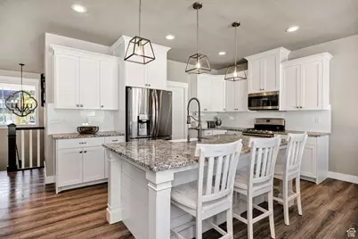 275 S 300 E, Wellsville, UT 84339 - Photo 7