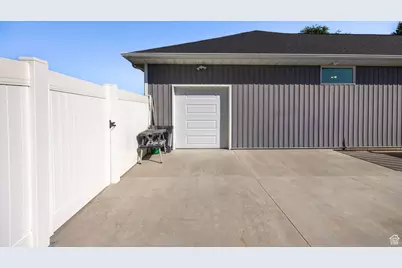 275 S 300 E, Wellsville, UT 84339 - Photo 47