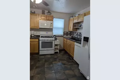 169 Carson Ave, East Carbon, UT 84520 - Photo 7