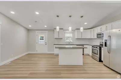 562 Lancelot #60, North Salt Lake, UT 84054 - Photo 3