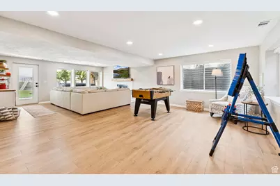 2428 S Scenic Dr E, Salt Lake City, UT 84109 - Photo 45