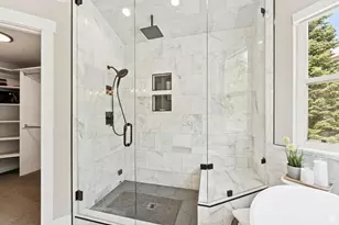 2428 S Scenic Dr E, Salt Lake City, UT 84109 - Photo 35