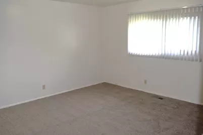 617 E 405 S, Layton, UT 84041 - Photo 15