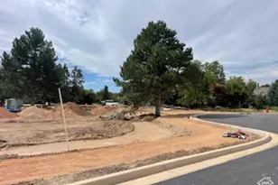 1039 N Mosley Ct E, Layton, UT 84040 - Photo 1