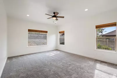 9226 N Mount Airey Dr W, Eagle Mountain, UT 84005 - Photo 15
