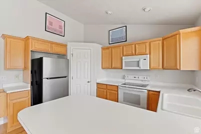 572 E 5300 S, Murray, UT 84107 - Photo 9