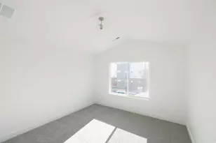 1479 W Skyline Dr, Saratoga Springs, UT 84045 - Photo 9