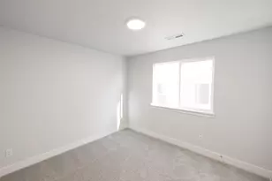 1467 W Skyline Dr, Saratoga Springs, UT 84045 - Photo 11