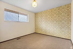 5545 S 2100 W, Roy, UT 84067 - Photo 7