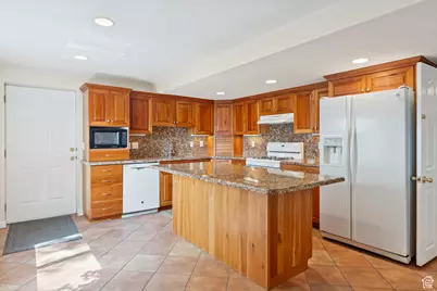 889 W Rockhill Point Cv, Taylorsville, UT 84123 - Photo 75