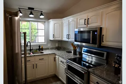 250 S Donlee Dr #J, Saint George, UT 84770 - Photo 5