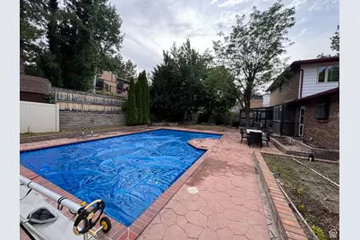 2650 E Willow Wick Dr, Sandy, UT 84093 - Photo 9