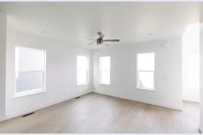 1447 W Skyline Dr #913, Saratoga Springs, UT 84045 - Photo 5