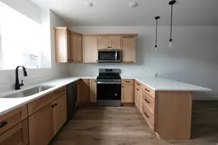 1459 W Skyline Dr, Saratoga Springs, UT 84045 - Photo 7