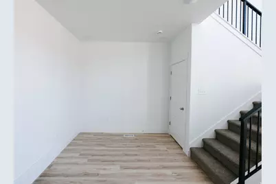 1451 W Skyline Dr #912, Saratoga Springs, UT 84045 - Photo 7