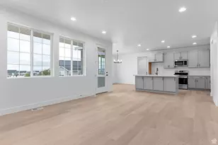 3186 W 2600 N, Clinton, UT 84015 - Photo 9