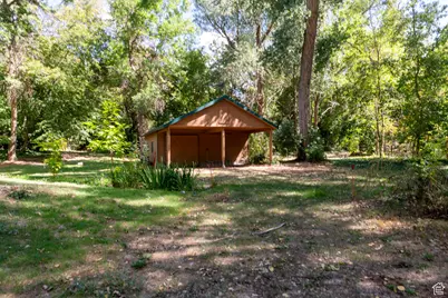 2318 E Walker Ln, Holladay, UT 84117 - Photo 11