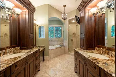 2318 E Walker Ln, Holladay, UT 84117 - Photo 23