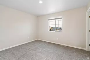 49 E Broadway Dr, Saratoga Springs, UT 84045 - Photo 15