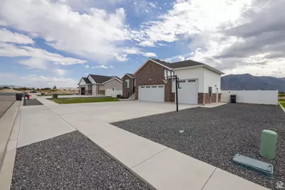 408 N 775 E, Tremonton, UT 84337 - Photo 3