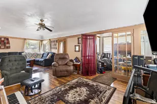 393 E Center St, Springville, UT 84663 - Photo 3