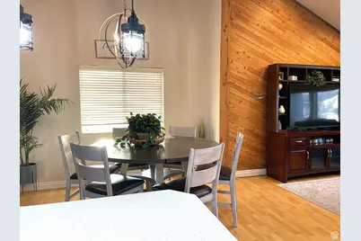 2712 E 7115 S, Cottonwood Heights, UT 84121 - Photo 9