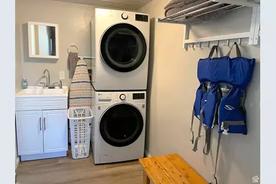 2712 E 7115 S, Cottonwood Heights, UT 84121 - Photo 23