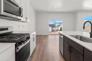 595 S Cedar Crk Dr, Cedar City, UT 84720 - Photo 7