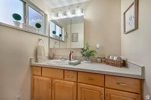 1187 E Del Rio St, Salt Lake City, UT 84117 - Photo 7