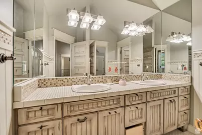 2567 E Kentucky Ave, Holladay, UT 84117 - Photo 33