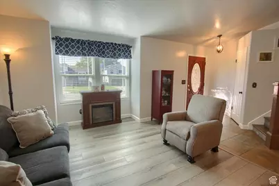 2816 W 4400 S, Roy, UT 84067 - Photo 5