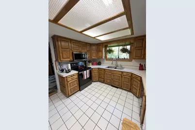 1195 Wildflower Ln, Cedar City, UT 84720 - Photo 3