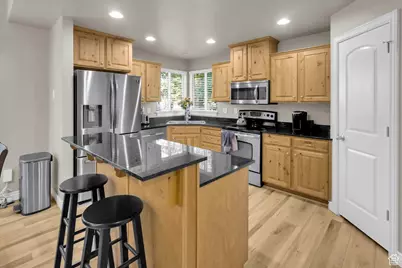 8729 S Leafwood Ln, Sandy, UT 84094 - Photo 13