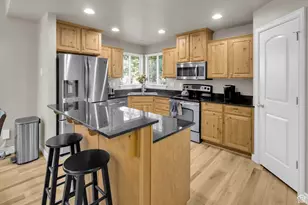 8729 S Leafwood Ln, Sandy, UT 84094 - Photo 13